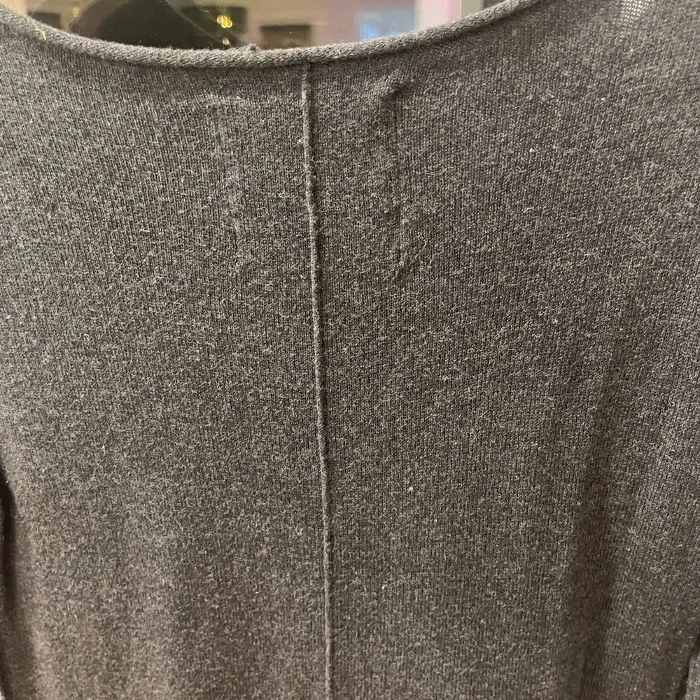 American Eagle Charcoal Gray Lightweight Sweater. - Picture 4 of 9